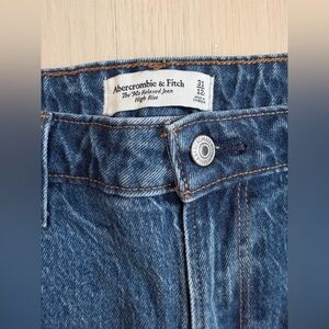 Abercrombie & Fitch Men's Blue Slim Jeans with Contrast Stitching